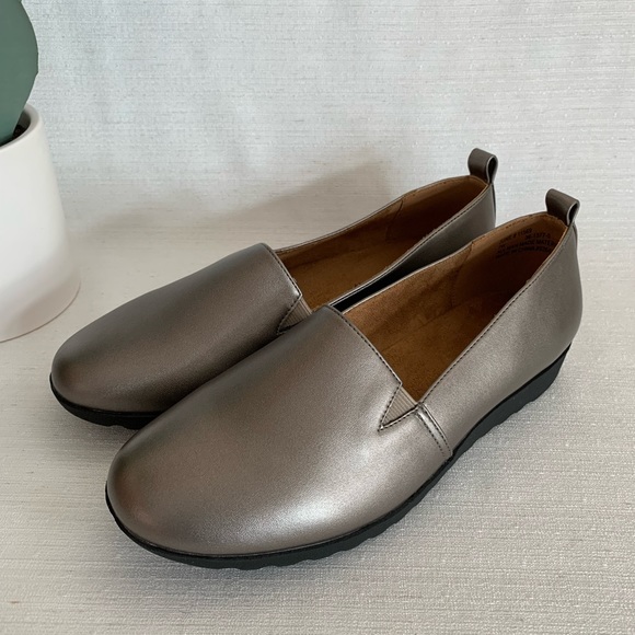 New Comfortview June Gunmetal Faux Leather Slip On Loafer Flats Woman’s 7W - Picture 8 of 13